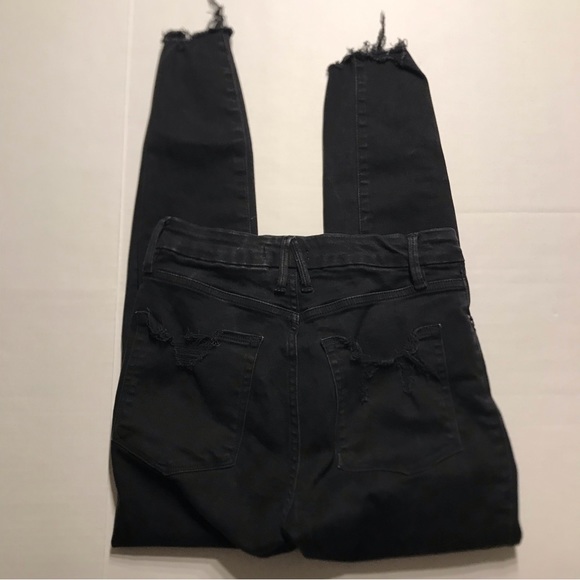 Good American Good Waist Crop Raw Step Hem Black Jean Size 6/28 - Picture 7 of 10